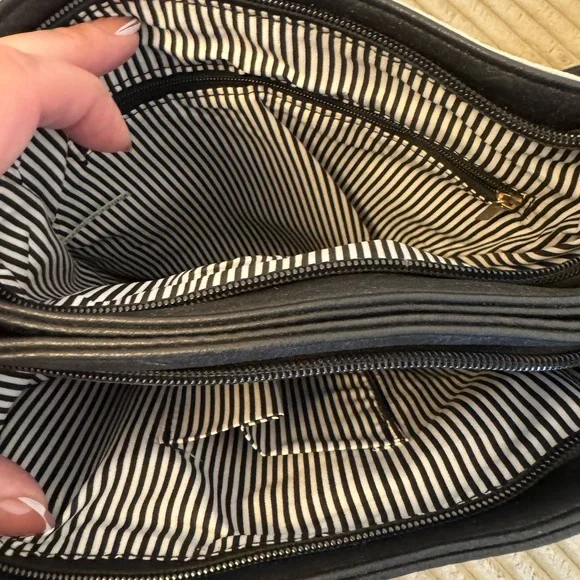 BNWOT | Parisian Leather Crossbody Bag - Picture 5 of 9